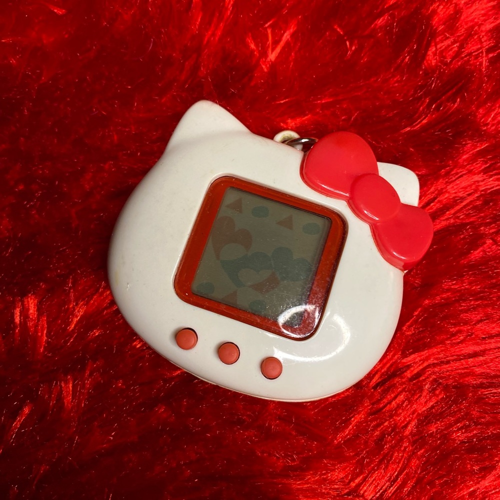 1997 vintage hello Kitty tamagotchi